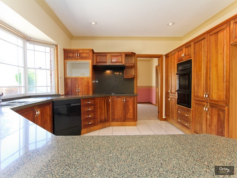 102 Regal Way, Valentine NSW 2280