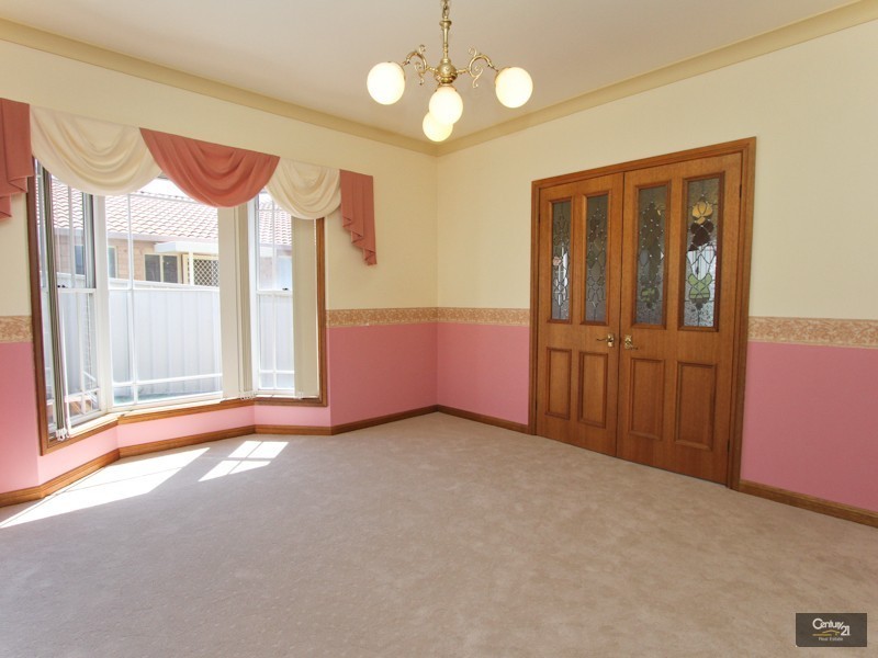 102 Regal Way, Valentine NSW 2280