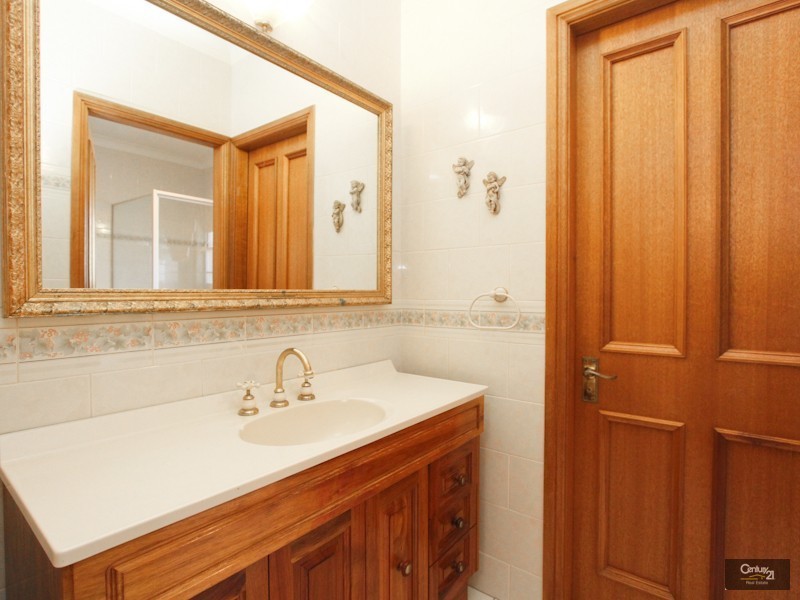 102 Regal Way, Valentine NSW 2280