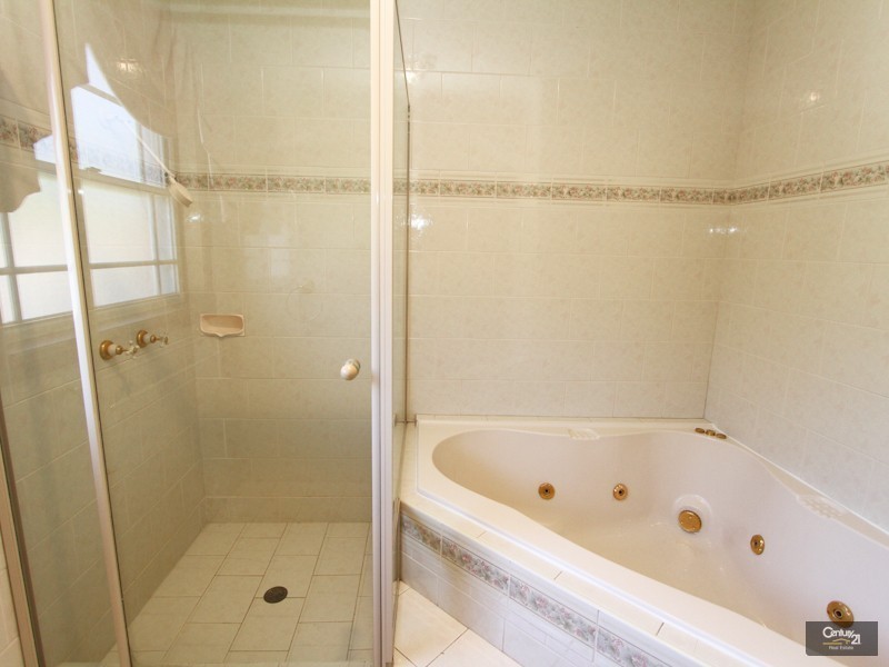 102 Regal Way, Valentine NSW 2280