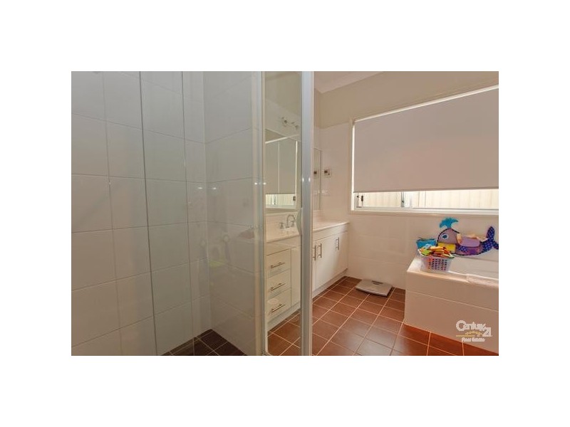 8 Cherry Road, Eleebana NSW 2282