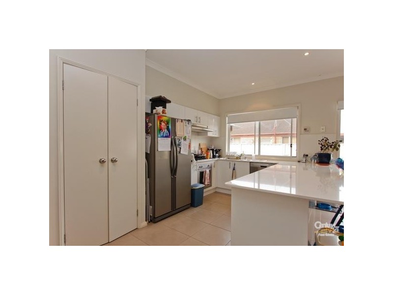 8 Cherry Road, Eleebana NSW 2282