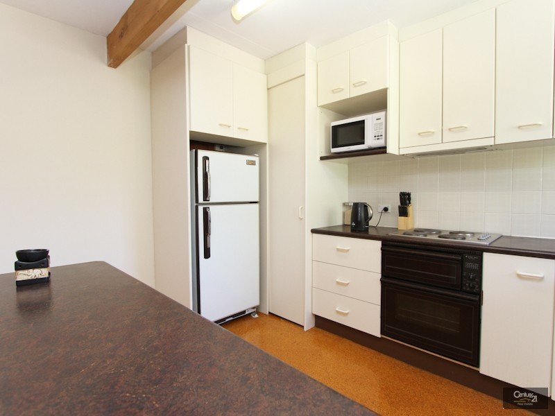 19  Morris Street, Eleebana NSW 2282