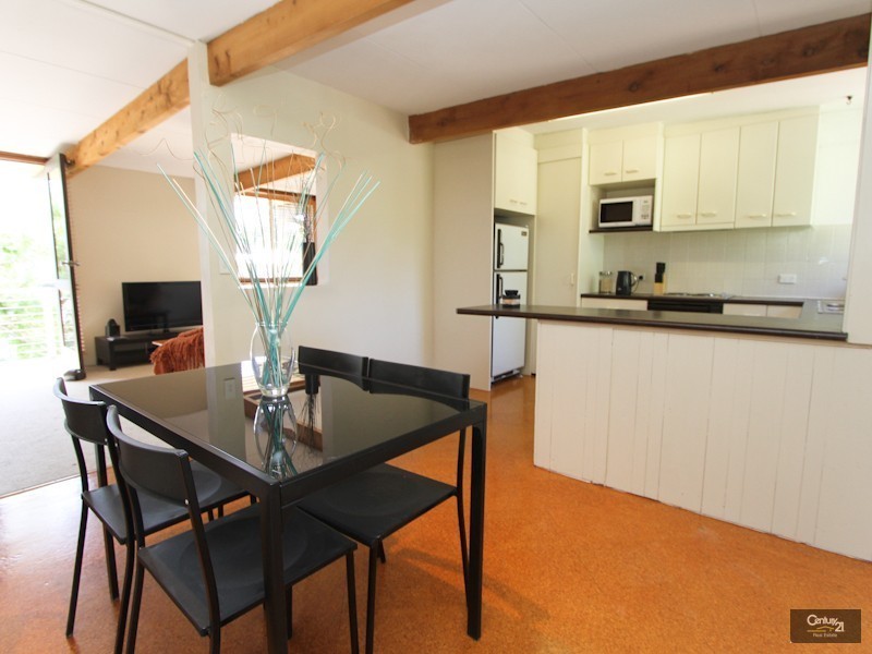 19  Morris Street, Eleebana NSW 2282