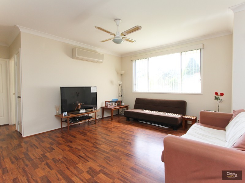 1/2 Eino Place, Eleebana NSW 2282