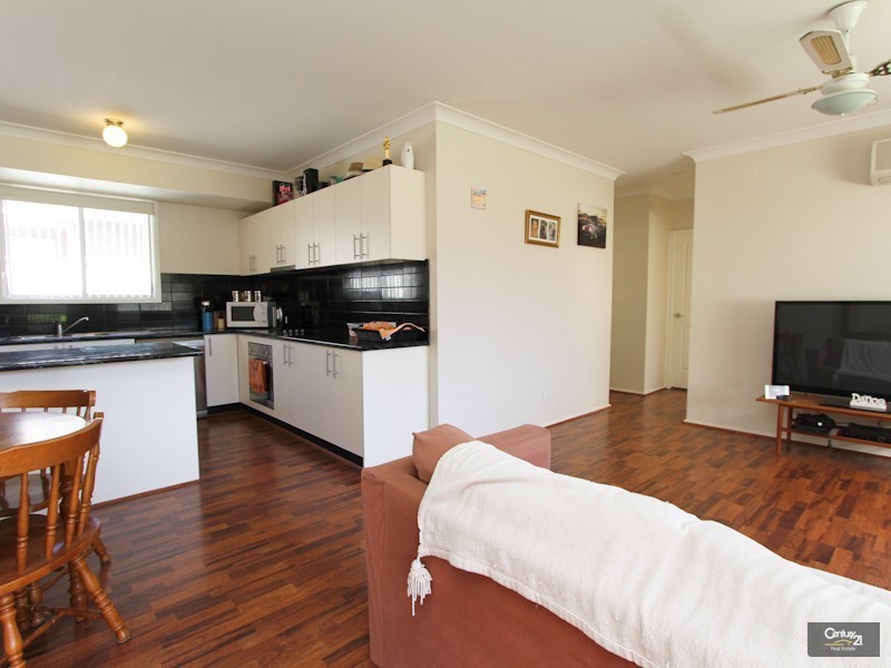 1/2 Eino Place, Eleebana NSW 2282