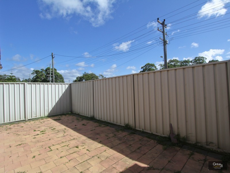 1/2 Eino Place, Eleebana NSW 2282