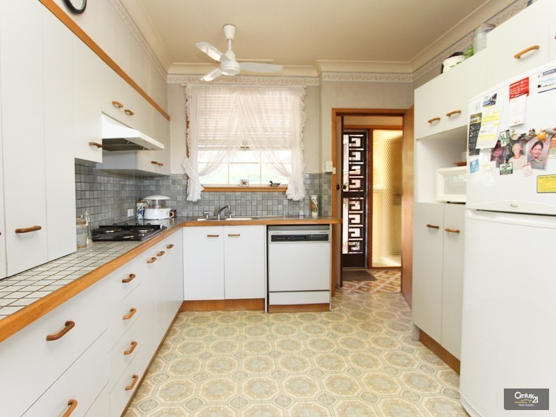 61 Berringar Road, Valentine NSW 2280