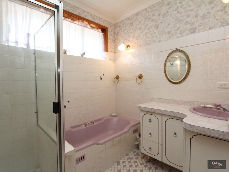 61 Berringar Road, Valentine NSW 2280