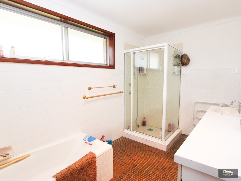 35 Victor Avenue, Valentine NSW 2280