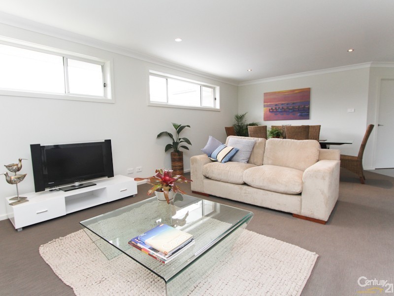 11 John Fallins Close, Belmont North NSW 2280