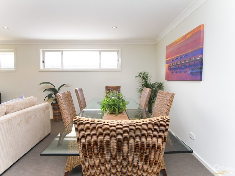 11 John Fallins Close, Belmont North NSW 2280