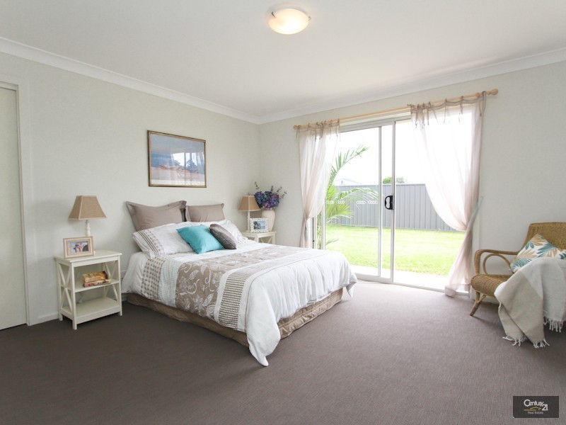 11 John Fallins Close, Belmont North NSW 2280