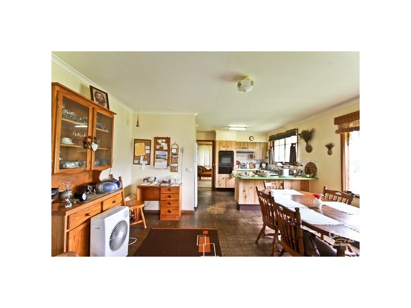36 Robertson Road, Valentine NSW 2280