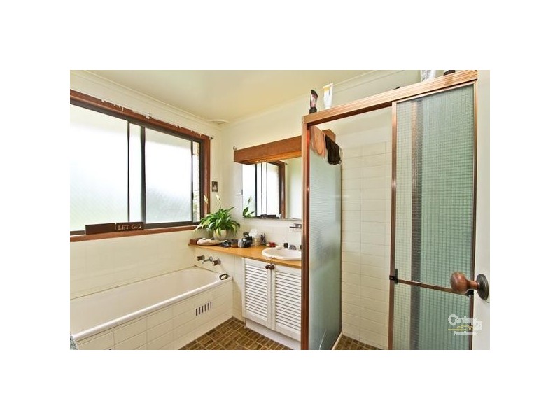 36 Robertson Road, Valentine NSW 2280