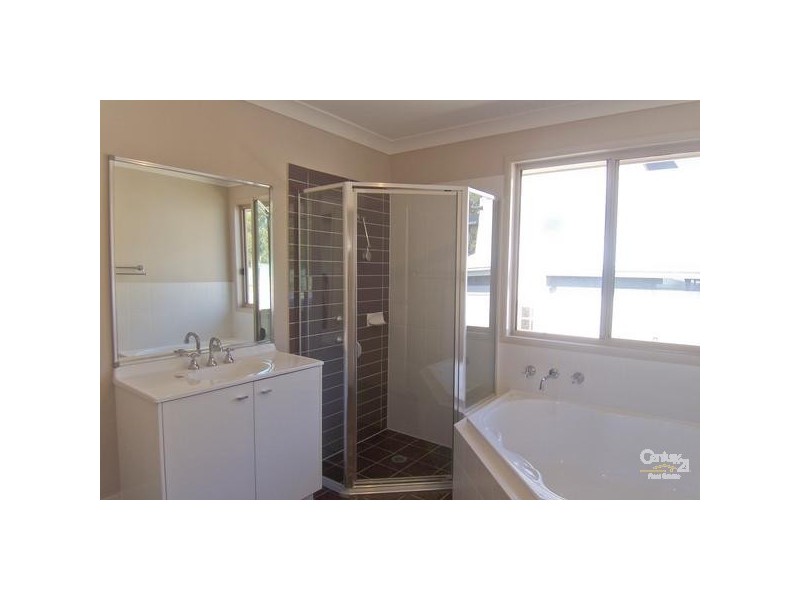 27 The Hill, Valentine NSW 2280