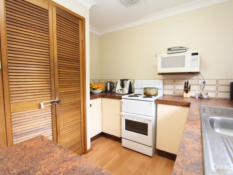 76 Regal Way, Valentine NSW 2280