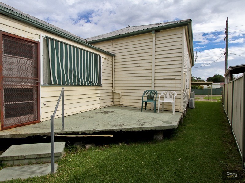 14 Vincent Street, Warners Bay NSW 2282