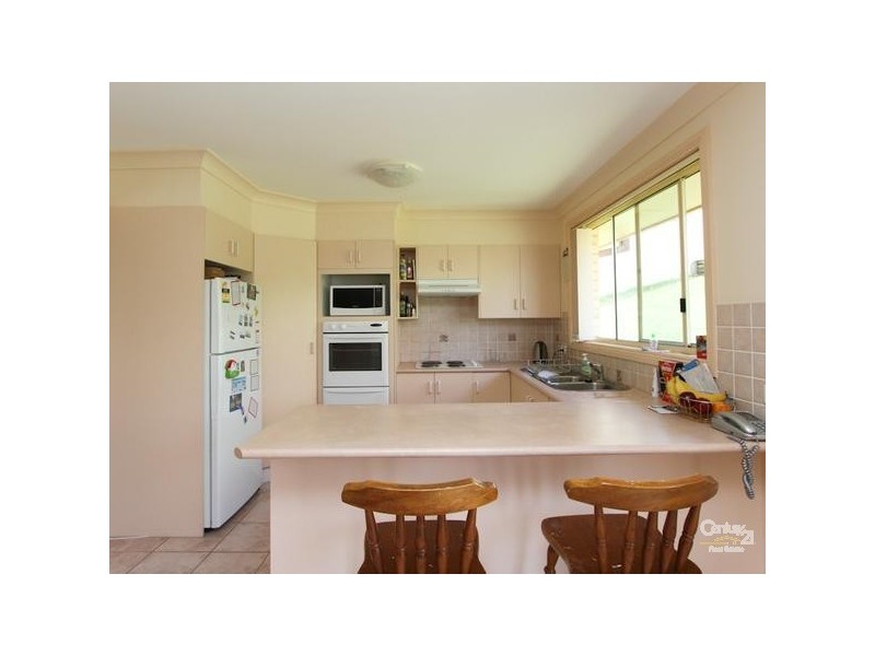 1 Chardonnay Court, Eleebana NSW 2282