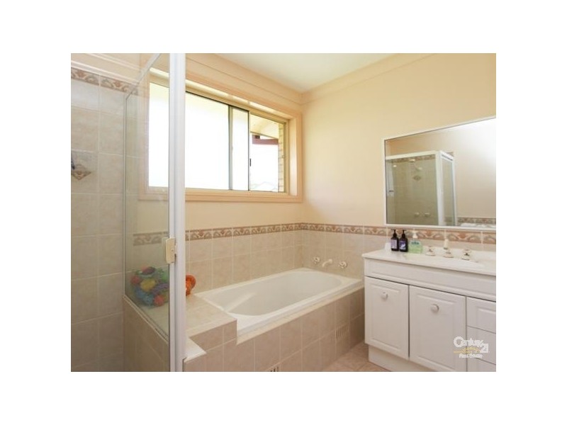 1 Chardonnay Court, Eleebana NSW 2282