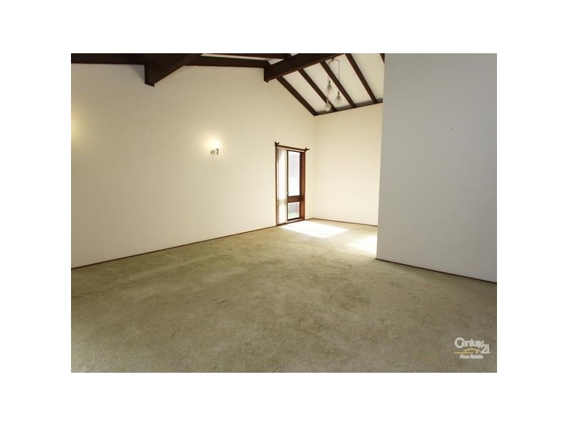 60 GladGunson Drive, Eleebana NSW 2282