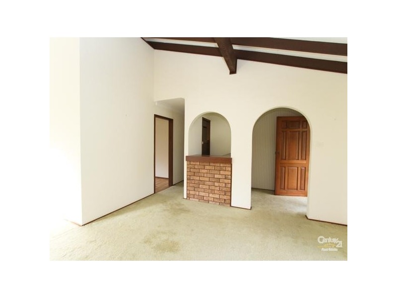 60 GladGunson Drive, Eleebana NSW 2282