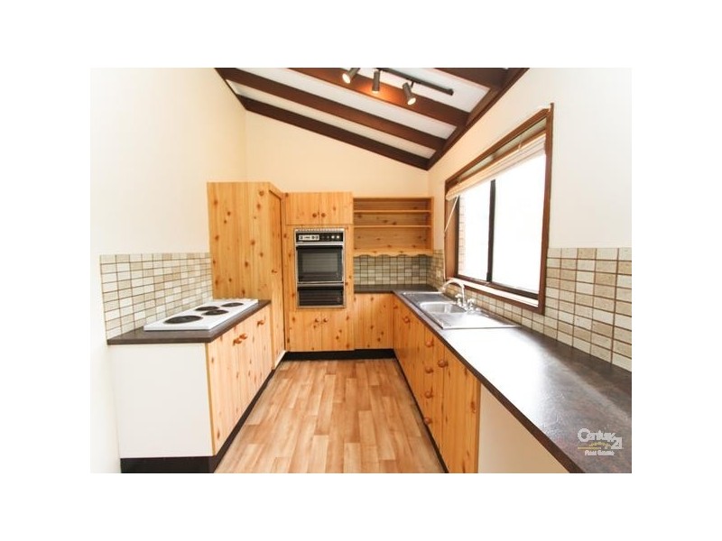 60 GladGunson Drive, Eleebana NSW 2282