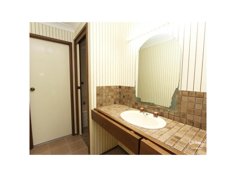 60 GladGunson Drive, Eleebana NSW 2282