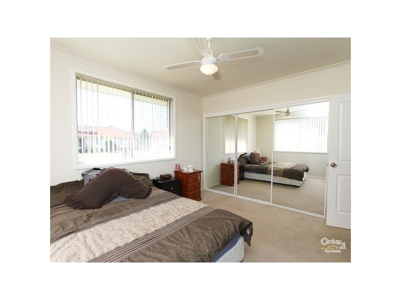 1/2 Eino Place, Eleebana NSW 2282