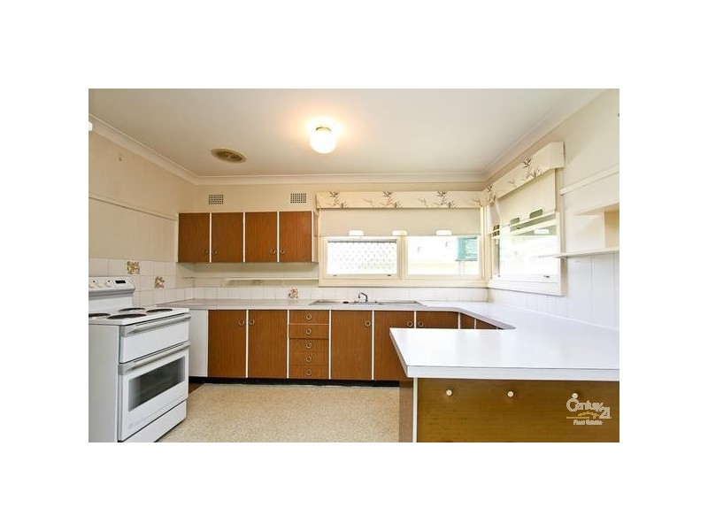 1 Ratcliffe Street, Eleebana NSW 2282