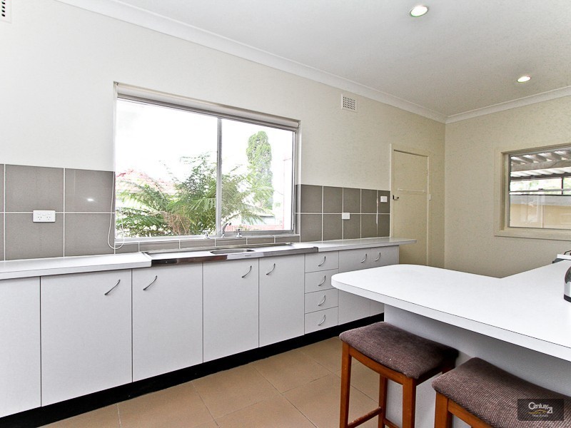 4 Lentara Road, Belmont North NSW 2280