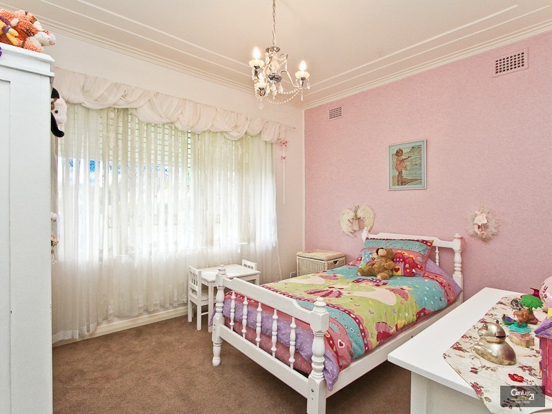 4 Lentara Road, Belmont North NSW 2280