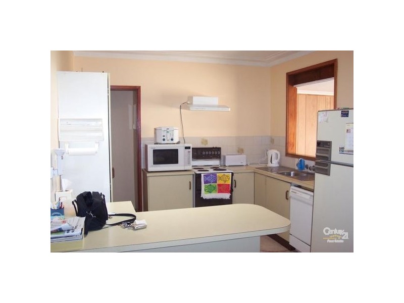 34 Robertson Road, Valentine NSW 2280