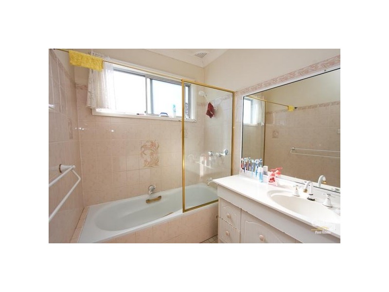 34 Allambee Place, Valentine NSW 2280