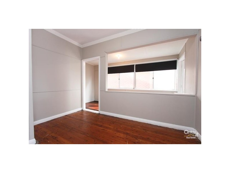 18 Tallawalla Road, Valentine NSW 2280