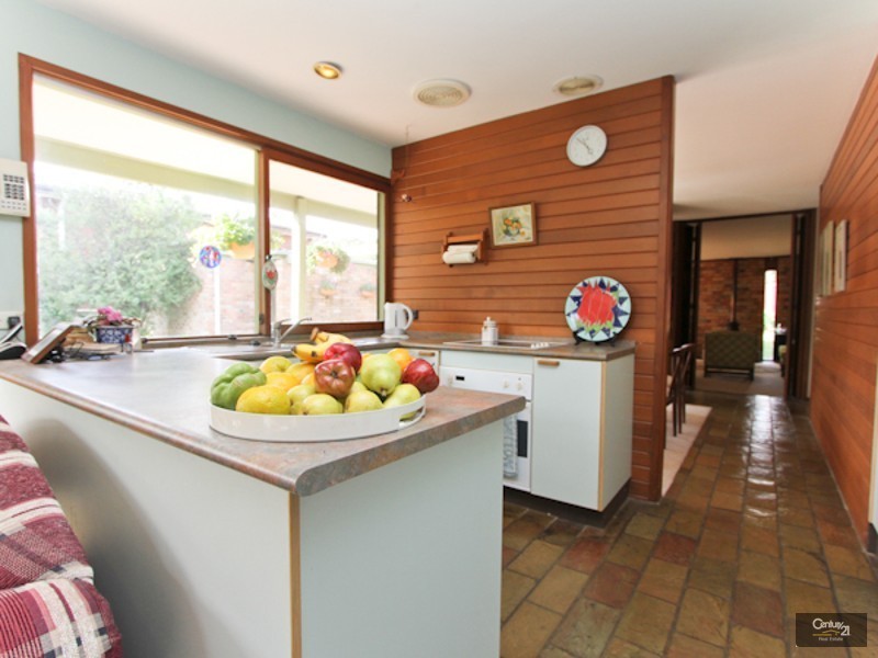 6 Pindimar Close, Eleebana NSW 2282