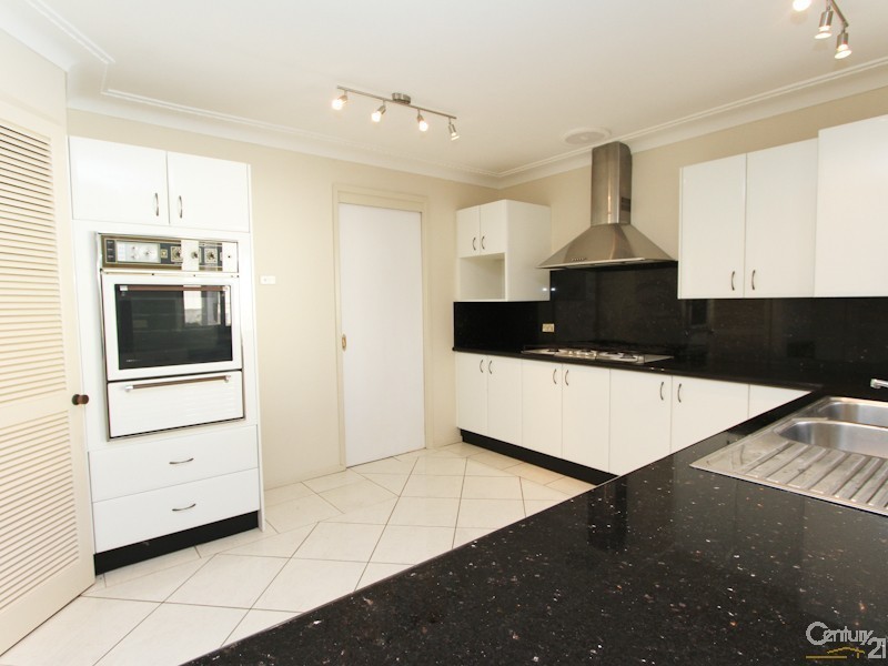 24 Kenton Crescent, Valentine NSW 2280
