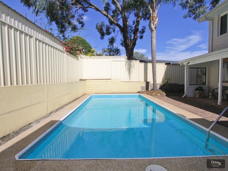 24 Kenton Crescent, Valentine NSW 2280