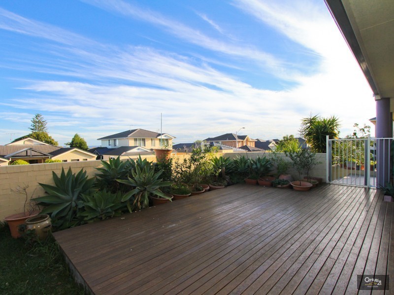 7 Seascape Drive, Redhead NSW 2290