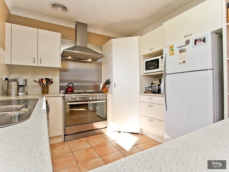 1 Dilkera Avenue, Valentine NSW 2280