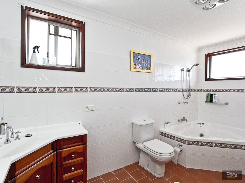 1 Dilkera Avenue, Valentine NSW 2280