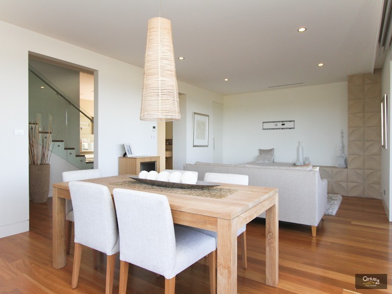 25 Mawson Close, Caves Beach NSW 2281