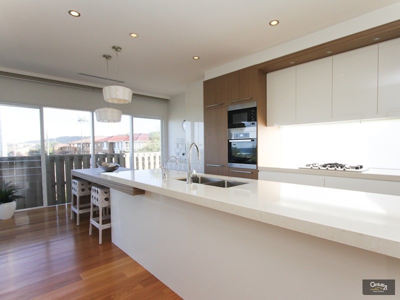 25 Mawson Close, Caves Beach NSW 2281