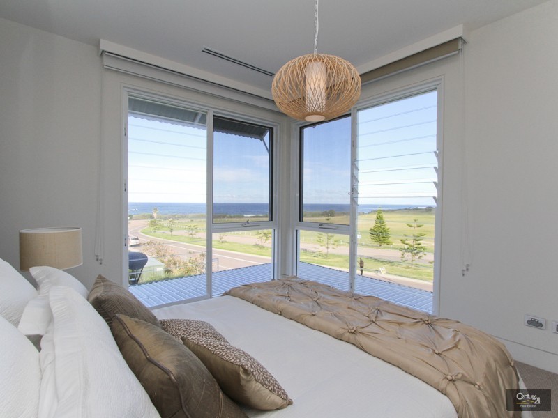 25 Mawson Close, Caves Beach NSW 2281