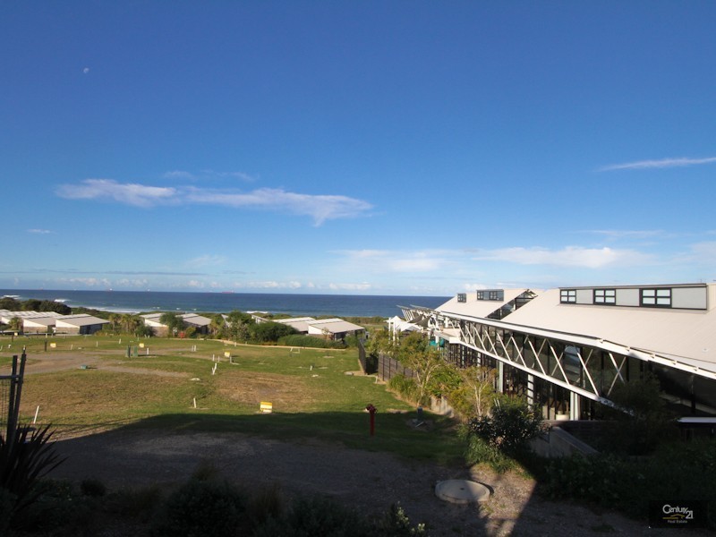 25 Mawson Close, Caves Beach NSW 2281
