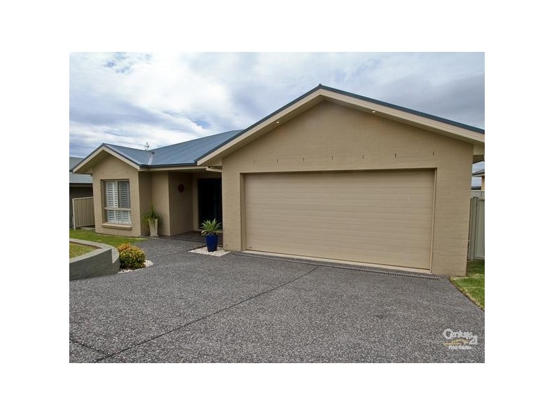 36 Master Street, Belmont North NSW 2280