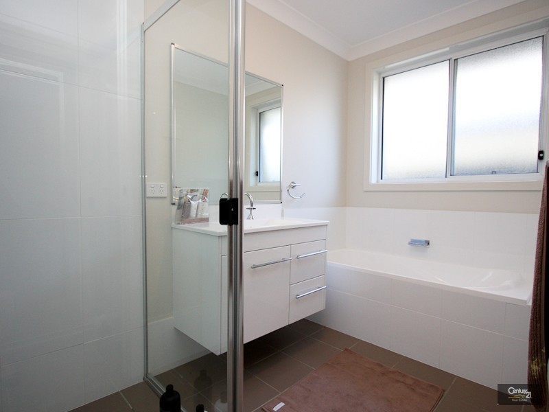 26 John Darling Avenue, Belmont North NSW 2280