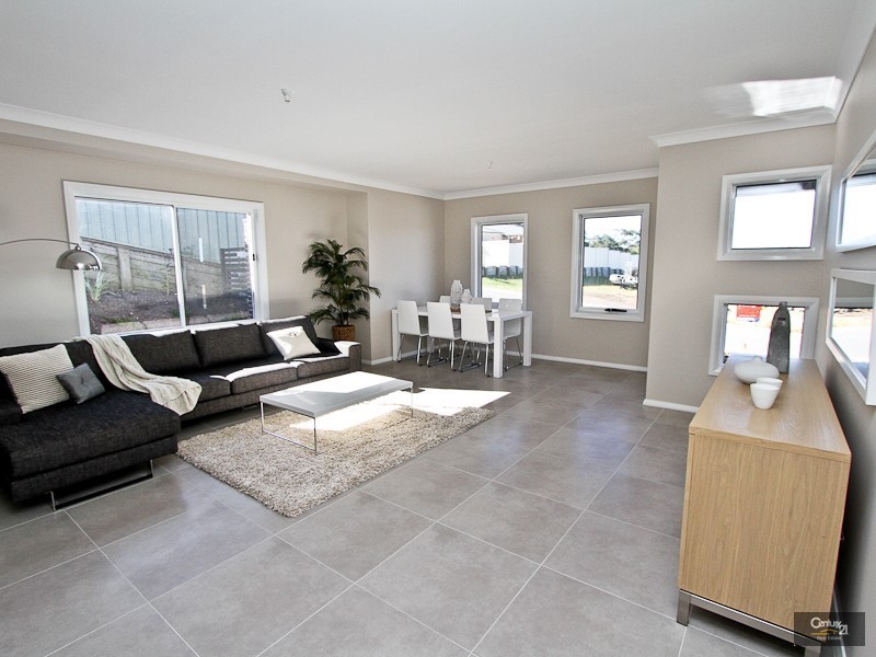 6 John Darling Avenue, Belmont North NSW 2280