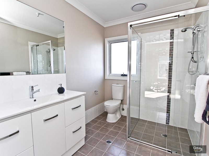 6 John Darling Avenue, Belmont North NSW 2280