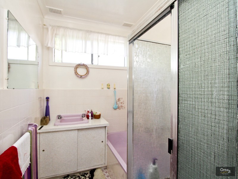 13 Delma Parade, Warners Bay NSW 2282